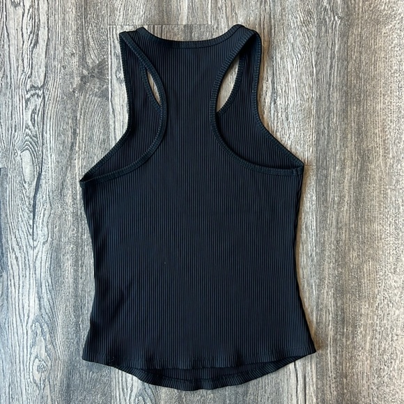 Year of Ours Top Black Sporty Rib Tank Top Size Medium Racerback Workout Top - Picture 7 of 8